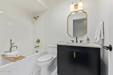 Bath - 516 E Piping Rock Rd, Phoenix, AZ 85022 photo 5 of 5