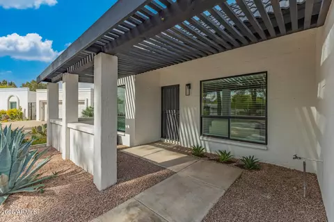 Exterior - 516 E Piping Rock Rd, Phoenix, AZ 85022 photo 5 of 10