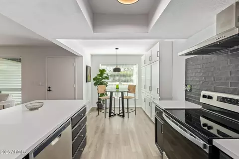 Kitchen - 516 E Piping Rock Rd, Phoenix, AZ 85022 photo 3 of 3