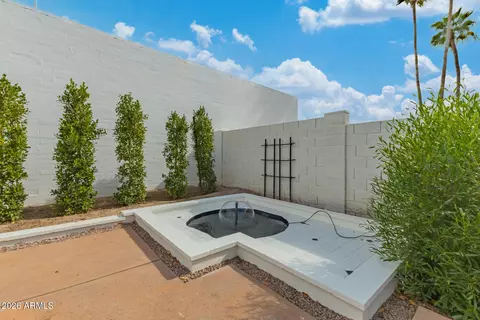 Exterior - 516 E Piping Rock Rd, Phoenix, AZ 85022 photo 10 of 10