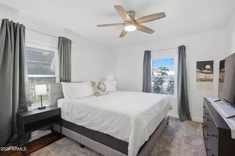Bedroom - 427 E Oregon Ave, Phoenix, AZ 85012 photo 1 of 3