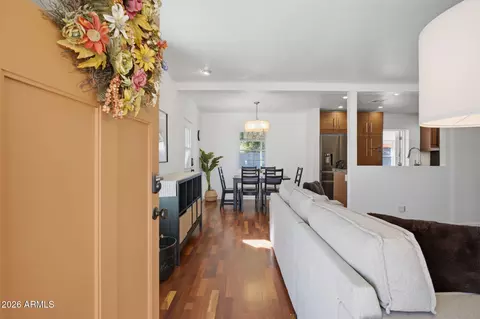 Entry Way - 427 E Oregon Ave, Phoenix, AZ 85012 photo 1 of 1