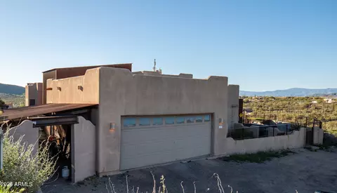 42812 N 22nd St, New River, AZ 85087