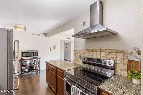 Kitchen - 543 E Franklin Ave, Mesa, AZ 85204 photo 4 of 6