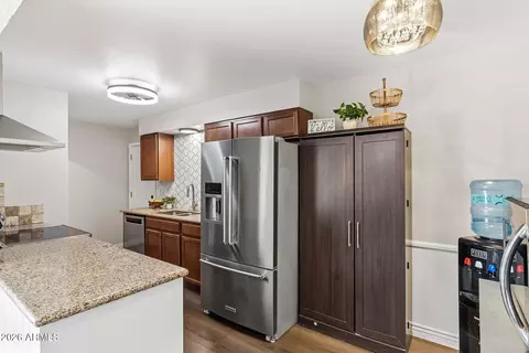 Kitchen - 543 E Franklin Ave, Mesa, AZ 85204 photo 2 of 6