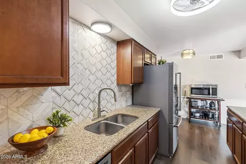 Kitchen - 543 E Franklin Ave, Mesa, AZ 85204 photo 5 of 6