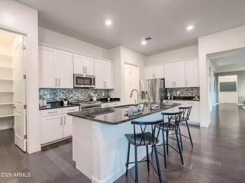 Kitchen - 948 E Reliant St, Gilbert, AZ 85298 photo 3 of 6