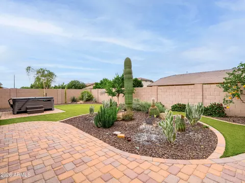 Exterior - 948 E Reliant St, Gilbert, AZ 85298 photo 7 of 14