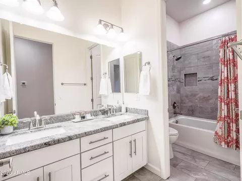 Bath - 948 E Reliant St, Gilbert, AZ 85298 photo 7 of 7