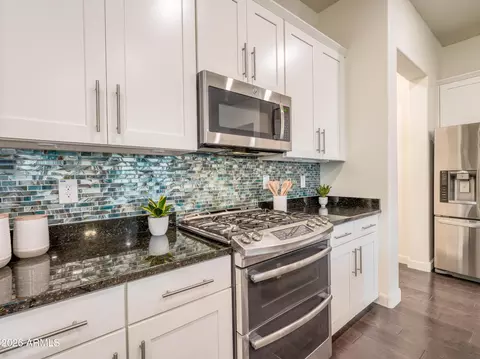Kitchen - 948 E Reliant St, Gilbert, AZ 85298 photo 4 of 6