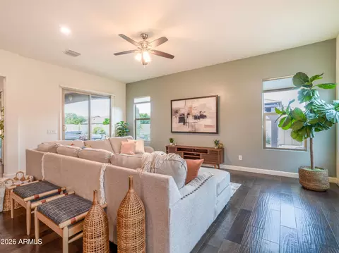 Living - 948 E Reliant St, Gilbert, AZ 85298 photo 7 of 9