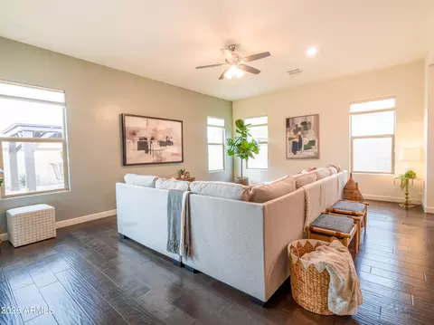 Living - 948 E Reliant St, Gilbert, AZ 85298 photo 6 of 9