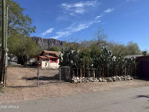 27 N Molino St, Superior, AZ 85173