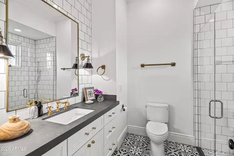 Bath - 4507 E Lafayette Blvd, Phoenix, AZ 85018 photo 4 of 5