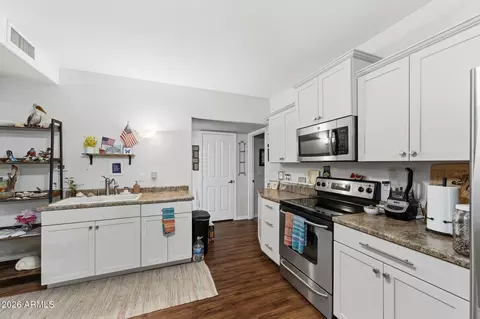 Kitchen - 1822 E Lexington Ave N, Gilbert, AZ 85234 photo 4 of 5