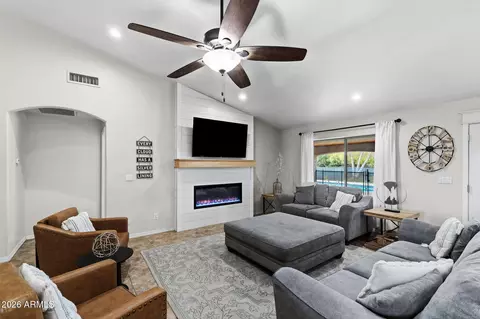Living - 1822 E Lexington Ave N, Gilbert, AZ 85234 photo 2 of 3