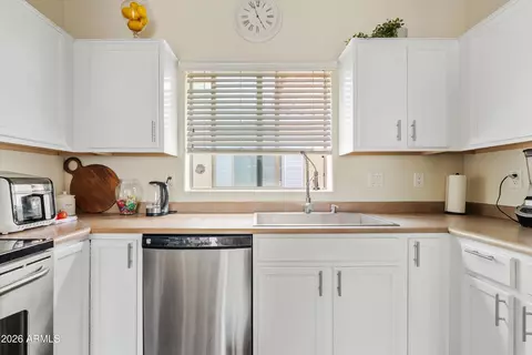 Kitchen - 4618 E Laurel Ct, Gilbert, AZ 85234 photo 1 of 1