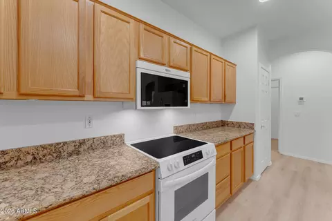 Kitchen - 3234 E Lark Ct, Gilbert, AZ 85297 photo 5 of 5