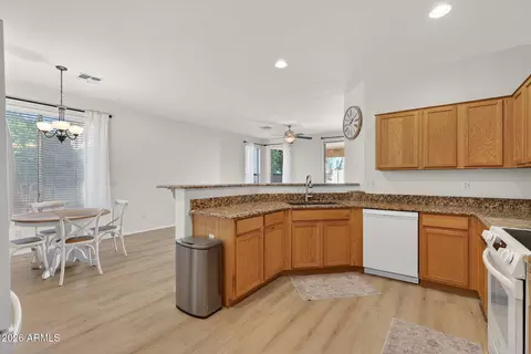 Kitchen - 3234 E Lark Ct, Gilbert, AZ 85297 photo 2 of 5
