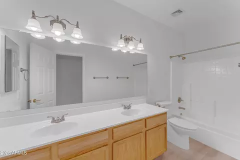 Bath - 3234 E Lark Ct, Gilbert, AZ 85297 photo 2 of 5