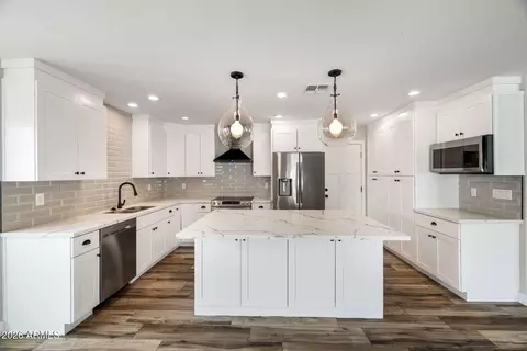 Kitchen - 4632 E Kings Ave, Phoenix, AZ 85032 photo 2 of 3