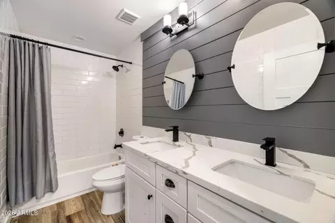 Bath - 4632 E Kings Ave, Phoenix, AZ 85032 photo 5 of 5