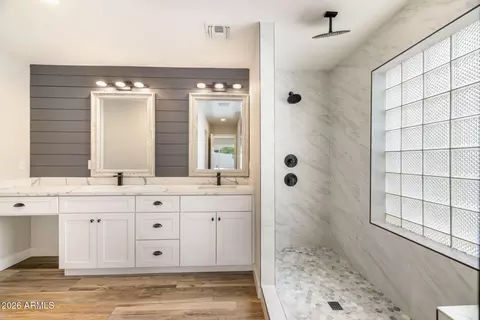 Bath - 4632 E Kings Ave, Phoenix, AZ 85032 photo 1 of 5
