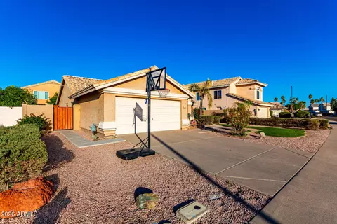 Exterior - 7344 E Medina Ave, Mesa, AZ 85209 photo 2 of 10
