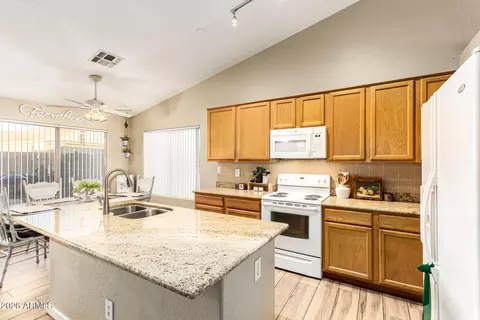 Kitchen - 7344 E Medina Ave, Mesa, AZ 85209 photo 3 of 5