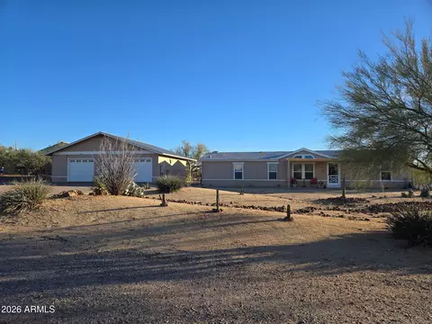 45219 N 12th St, New River, AZ 85087