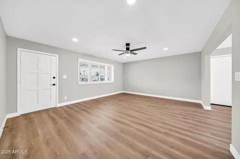 Living - 1214 E Butler Dr, Phoenix, AZ 85020 photo 2 of 6