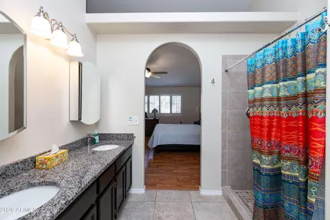 Bath - 450 E Merrill Ave, Gilbert, AZ 85234 photo 3 of 4