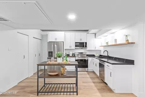 Kitchen - 351 E Thomas Rd #D208, Phoenix, AZ 85012 photo 2 of 4
