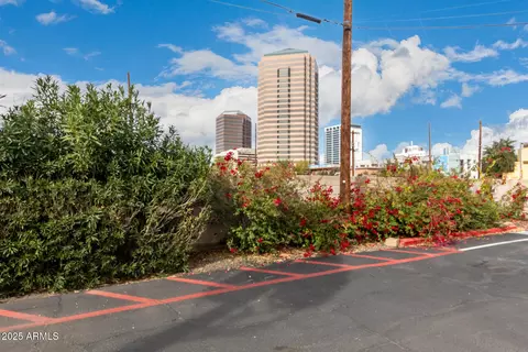 Exterior - 351 E Thomas Rd #D208, Phoenix, AZ 85012 photo 4 of 13
