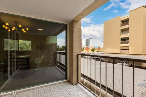 Exterior - 351 E Thomas Rd #D208, Phoenix, AZ 85012 photo 2 of 13