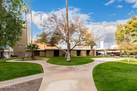 Exterior - 351 E Thomas Rd #D208, Phoenix, AZ 85012 photo 10 of 13