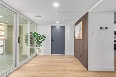 Entry Way - 351 E Thomas Rd #D208, Phoenix, AZ 85012 photo 1 of 2