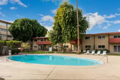 Exterior - 351 E Thomas Rd #D208, Phoenix, AZ 85012 photo 3 of 13