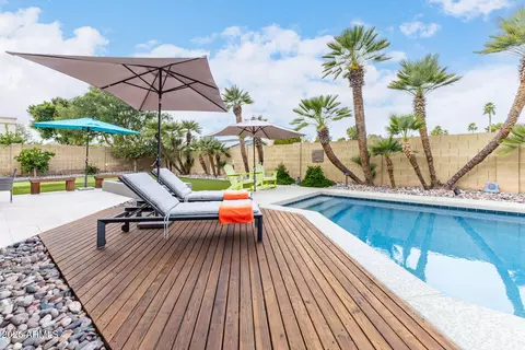 Exterior - 3220 E Hatcher Rd, Phoenix, AZ 85028 photo 8 of 14