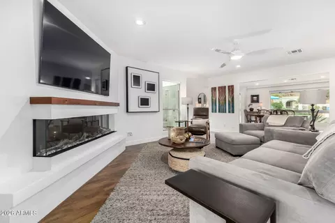 Living - 3220 E Hatcher Rd, Phoenix, AZ 85028 photo 2 of 2