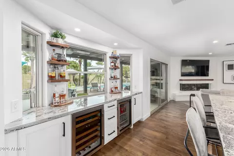 Kitchen - 3220 E Hatcher Rd, Phoenix, AZ 85028 photo 3 of 5