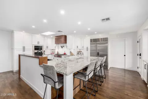 Kitchen - 3220 E Hatcher Rd, Phoenix, AZ 85028 photo 2 of 5