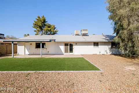 Exterior - 2843 E Cortez St, Phoenix, AZ 85028 photo 3 of 4
