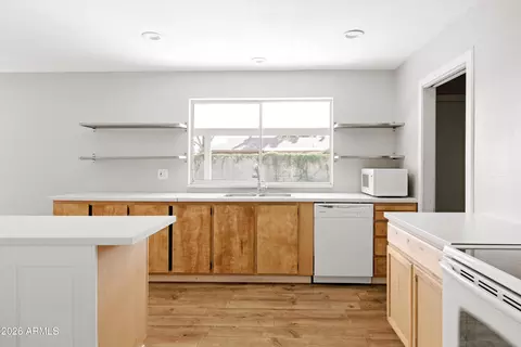 Kitchen - 2843 E Cortez St, Phoenix, AZ 85028 photo 2 of 3