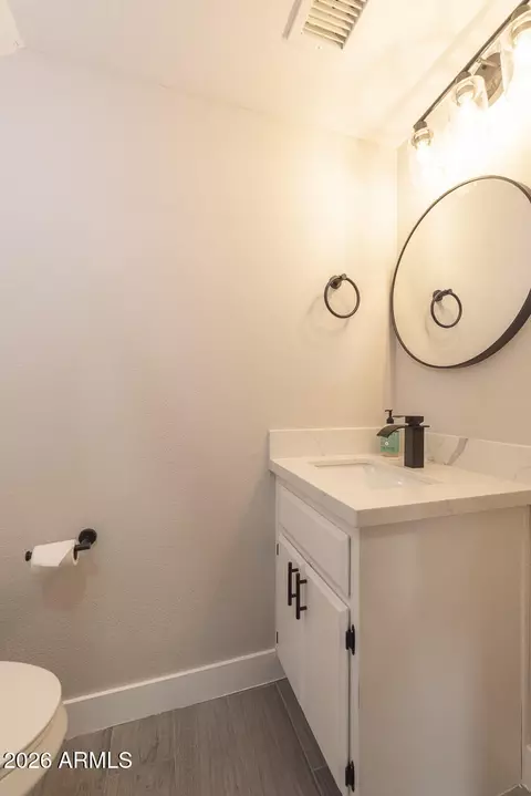 Bath - 5002 E Hazel Dr #2, Phoenix, AZ 85044 photo 1 of 3