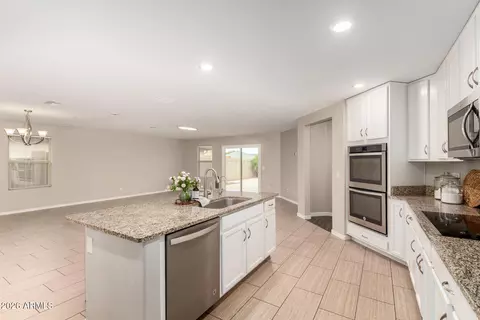 Kitchen - 3910 E Constitution Dr, Gilbert, AZ 85296 photo 4 of 4