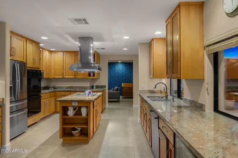 Kitchen - 4634 E Mountain View Rd, Phoenix, AZ 85028 photo 1 of 2
