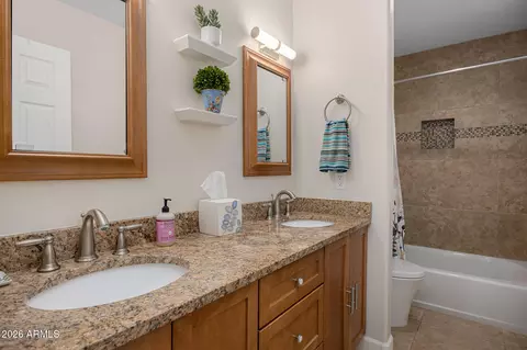 Bath - 4634 E Mountain View Rd, Phoenix, AZ 85028 photo 4 of 4
