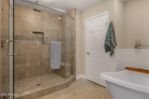 Bath - 4634 E Mountain View Rd, Phoenix, AZ 85028 photo 3 of 4
