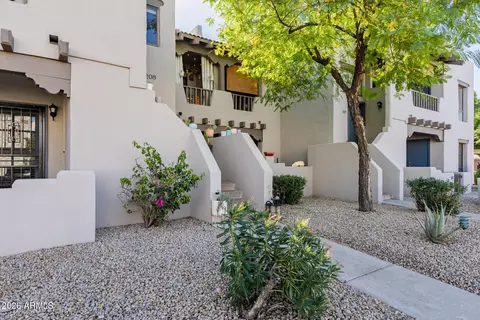 7300 N Dreamy Draw Dr #208, Phoenix, AZ 85020